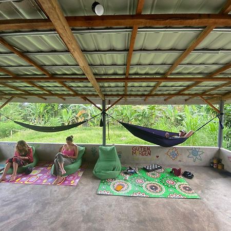 Tetebatu Hostel エクステリア 写真