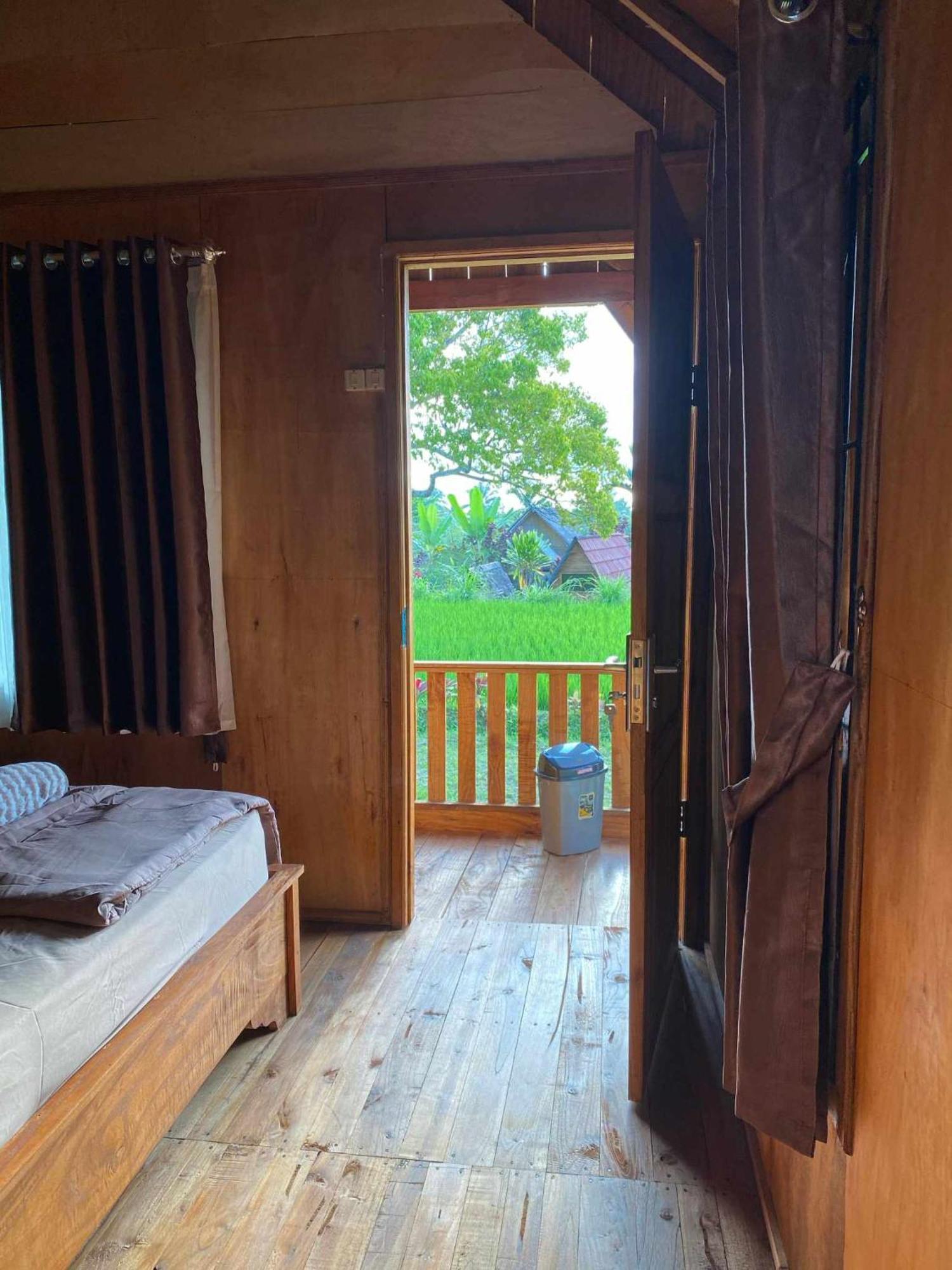 Tetebatu Hostel エクステリア 写真